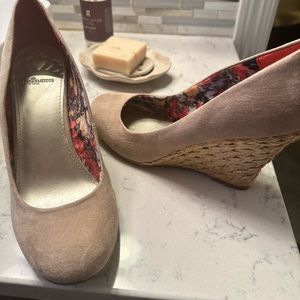 Fergie wedges!